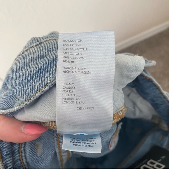 Urban Outfitters | BDG High Rise Mom Jeans Size 26 NWT - Picture 9 of 9